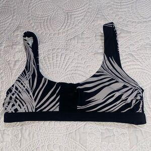 Athleta women’s bathing suit top